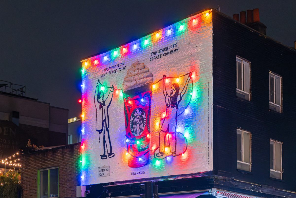 스타벅스, 매직 펜을 이용한 크리스마스 광고 공개